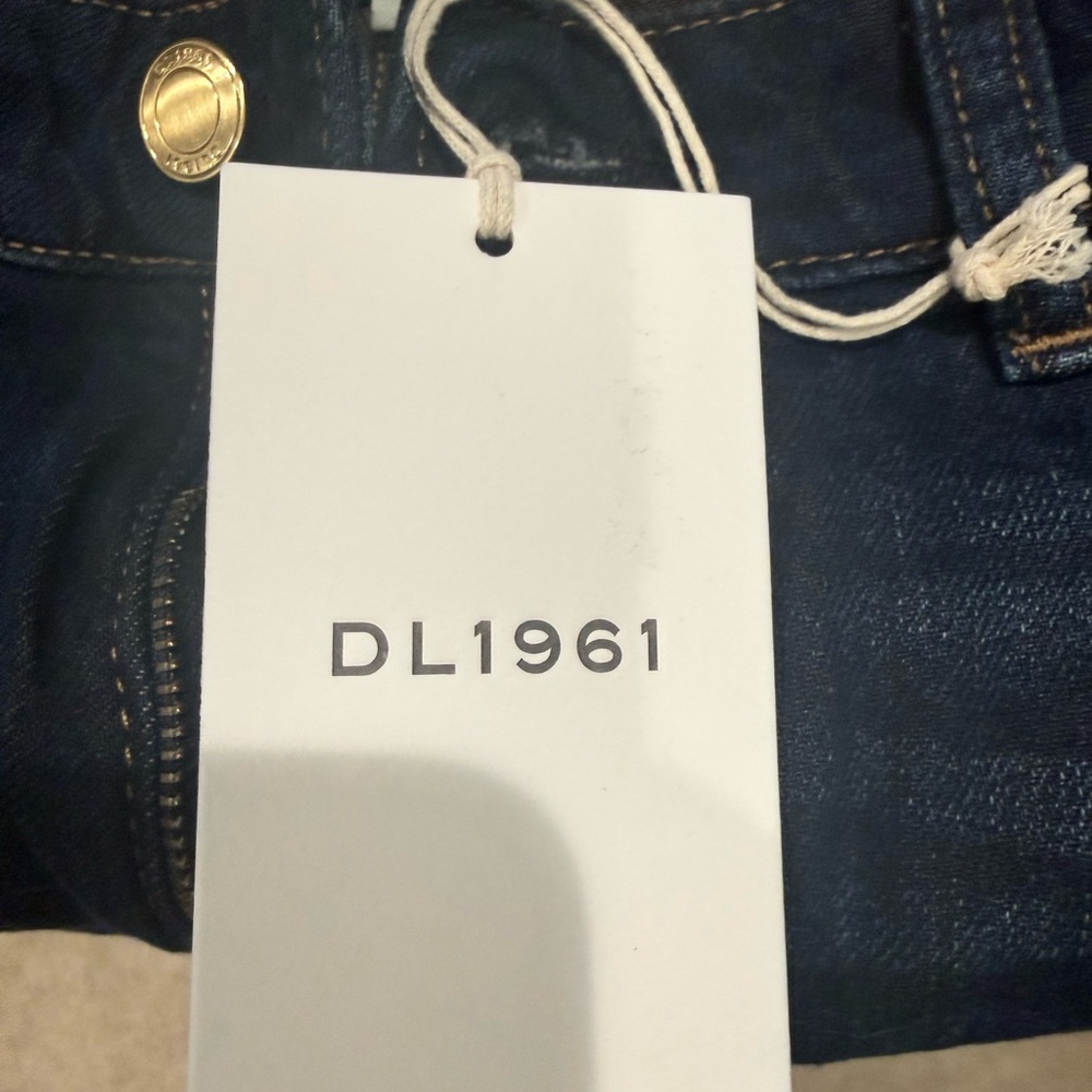 DL1961 “Miro” barrel leg jeans - NWT - Picture 5 of 8